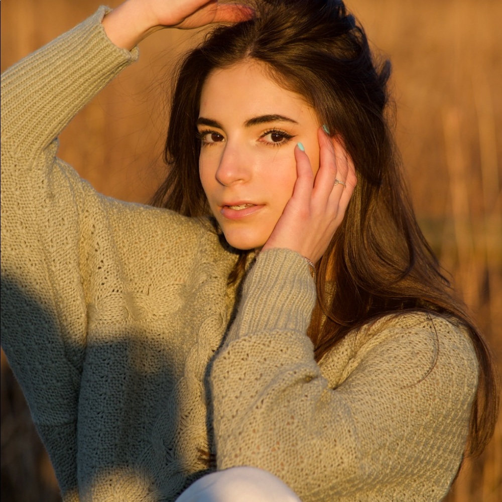 Meet your Posher, Alivia